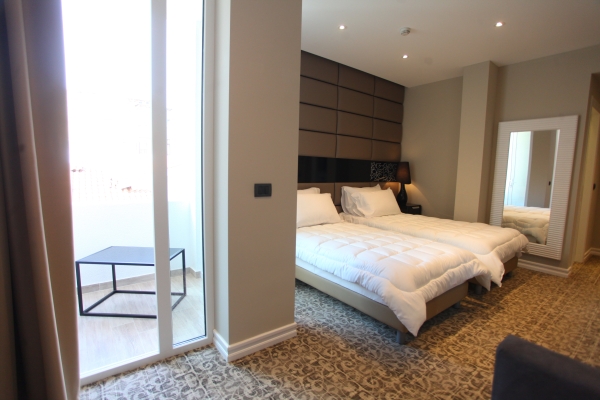 Hotel SENATOR (Tirana)